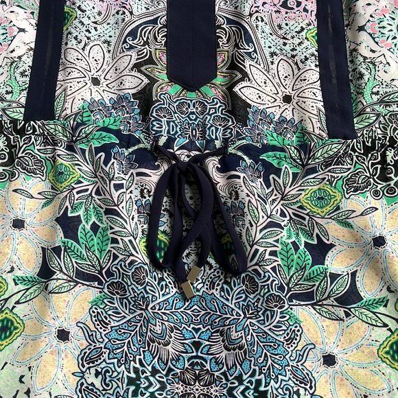 New York & Company top - Picture 2 of 5